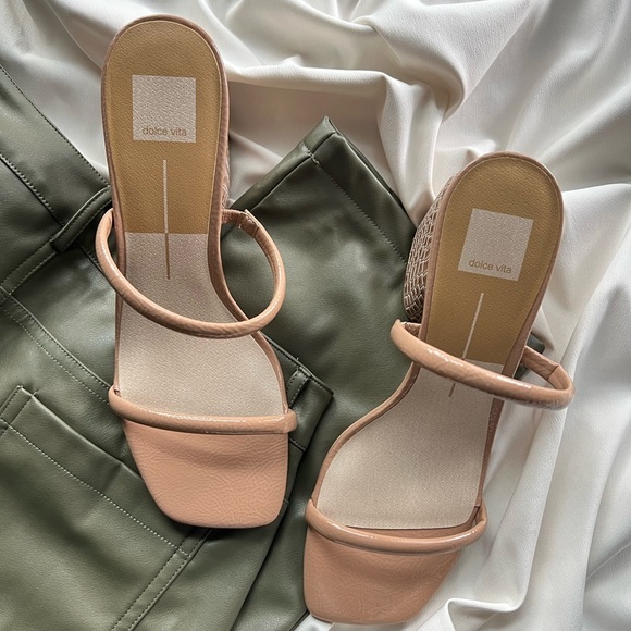 NWT Dolce Vita Block Heels - Picture 5 of 5